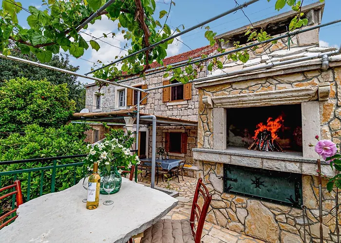 2 Bedroom Amazing Home In Orebic