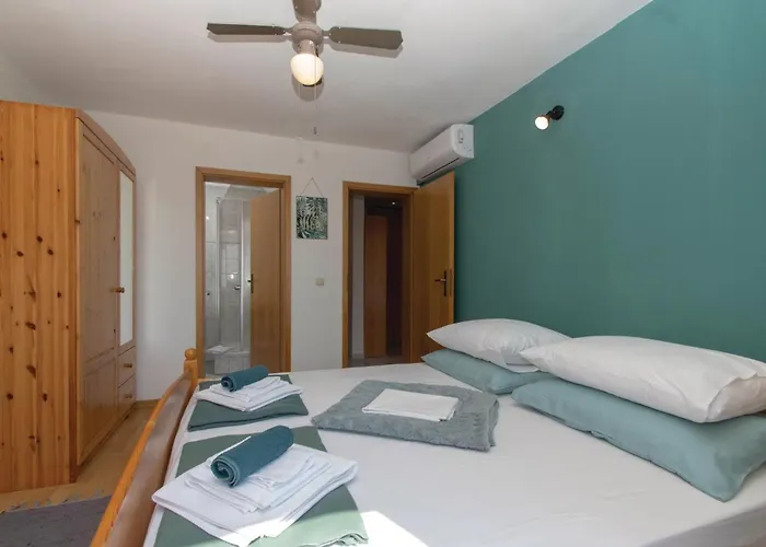 Two-Bedroom Holiday Home In Orebic